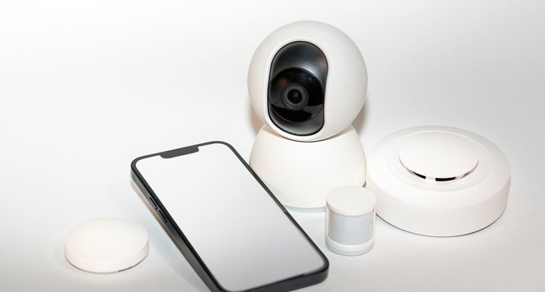 Zabezpečení chytré domácnosti: VLAN pro IoT, MFA a izolace kamer