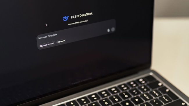 Lokální AI na ultrabooku: Klíčové parametry pro běh modelů bez cloudu