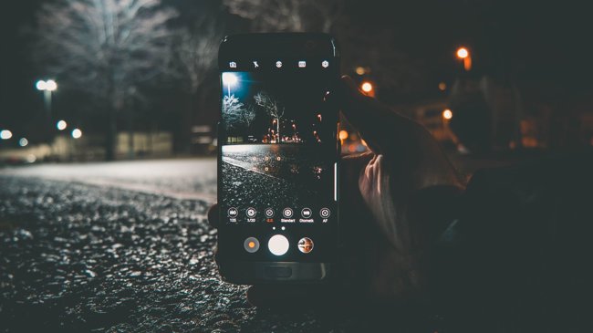 Kupujete nový telefon? 5 AI funkcí, které rozhodují o koupi