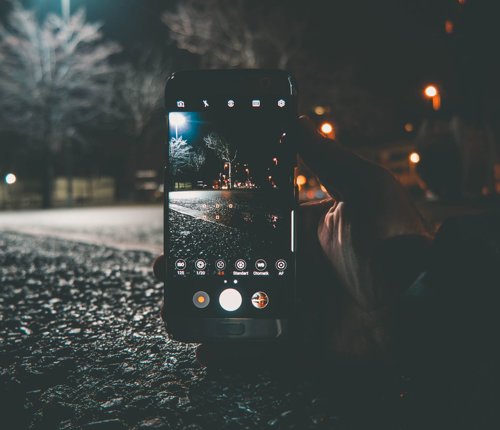 Kupujete nový telefon? 5 AI funkcí, které rozhodují o koupi