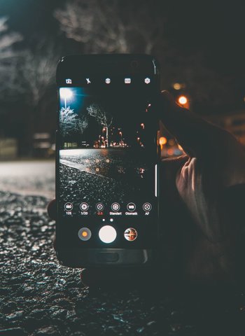Kupujete nový telefon? 5 AI funkcí, které rozhodují o koupi