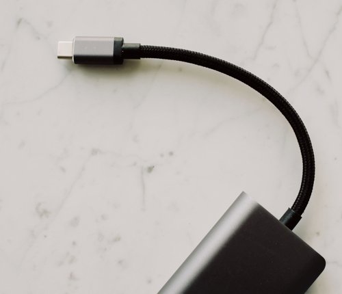 USB-C není USB-C: čtyři parametry rozhodují, zda kabel zvládne 100 W, 4K i 10 Gb/s
