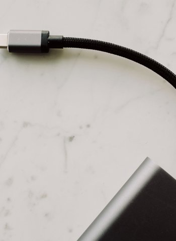 USB-C není USB-C: čtyři parametry rozhodují, zda kabel zvládne 100 W, 4K i 10 Gb/s