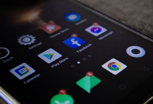 Srovnání bloatwaru: Samsung vs Xiaomi vs Google. Kde ho je nejméně a jak se ho zbavit