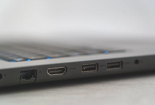 Notebook jako domácí server 24/7: vypněte baterii, zavřete víko a povolte auto-start