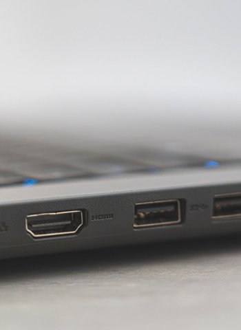Notebook jako domácí server 24/7: vypněte baterii, zavřete víko a povolte auto-start