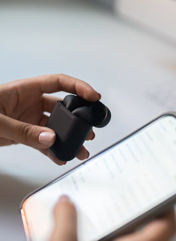 Bluetooth kodeky v praxi: proč stejná sluchátka hrají na každém telefonu jinak