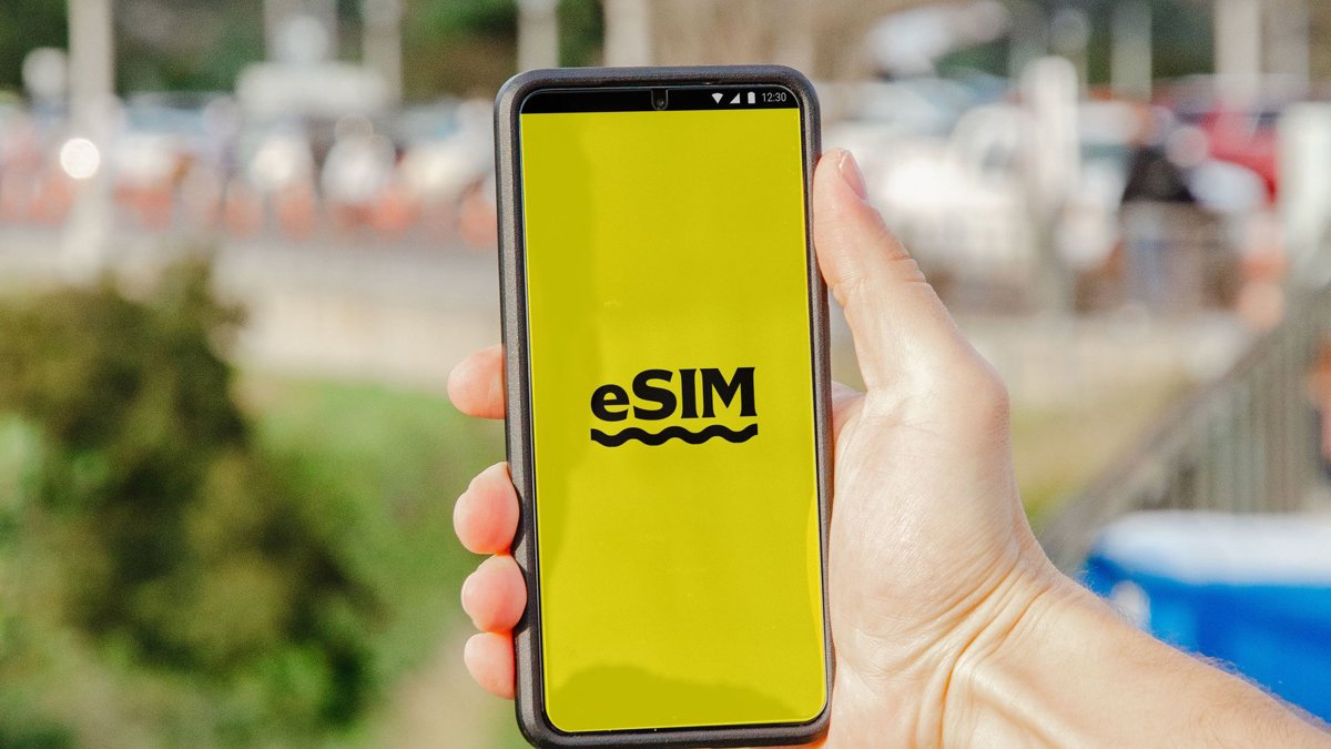 eSIM vs. fyzická SIM v Česku: 6 situací, kdy se hodí která a co dělat při ztrátě telefonu