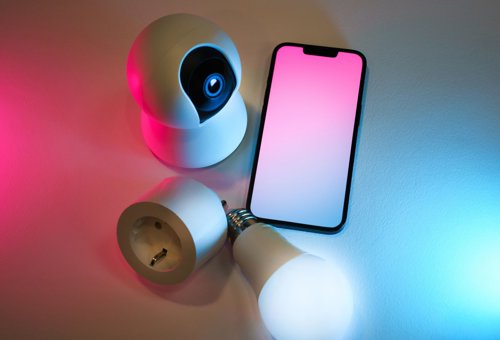 IR, Matter, UWB, NFC: pět funkcí telefonu, které zvládnou chytrou domácnost