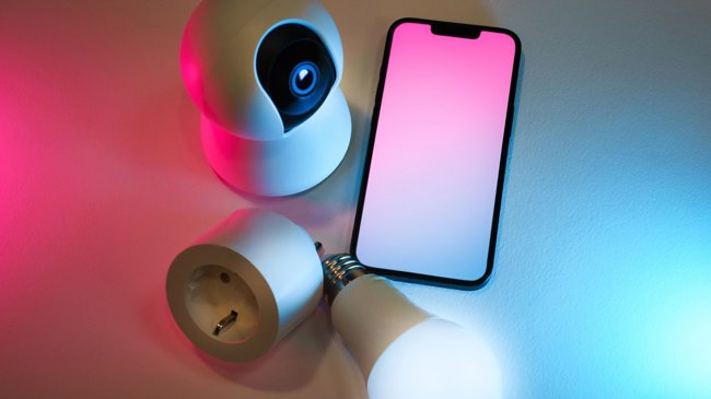 IR, Matter, UWB, NFC: pět funkcí telefonu, které zvládnou chytrou domácnost
