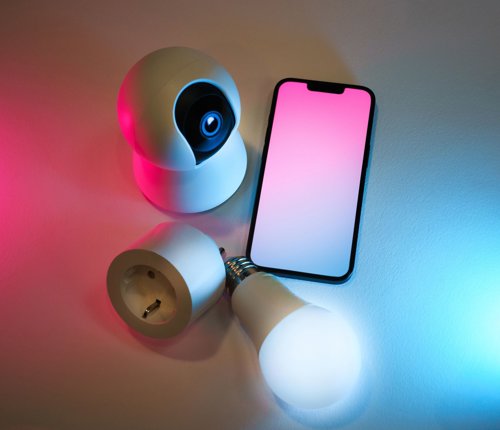 IR, Matter, UWB, NFC: pět funkcí telefonu, které zvládnou chytrou domácnost