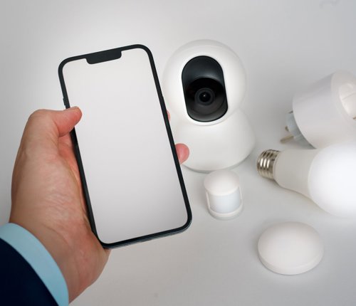 Vyberte smartphone pro chytrou domácnost: Hlídejte Matter, IR port a baterii
