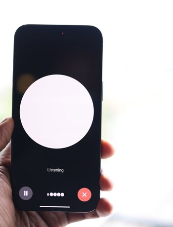 Srovnání AI funkcí: Pixel, Galaxy a iPhone – co v Česku skutečně použijete