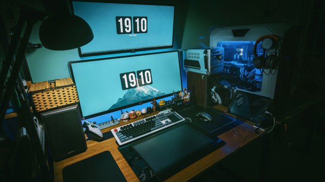 Monitor pro práci i hraní: 7 parametrů, které rozhodují o únavě očí a odezvě