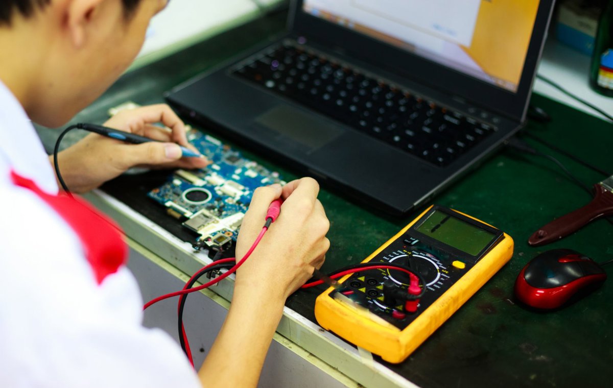 Bazarový notebook či PC: 8 testů odhalí opotřebenou baterii i vadný SSD